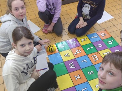 Zdokonalujeme se v digitální gramotnosti - programujeme Bee Boty.
