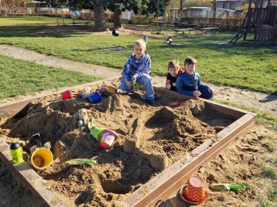 Hry venku, kresba stromu