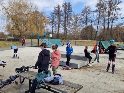 Sportování ve skateparku a na stadionu