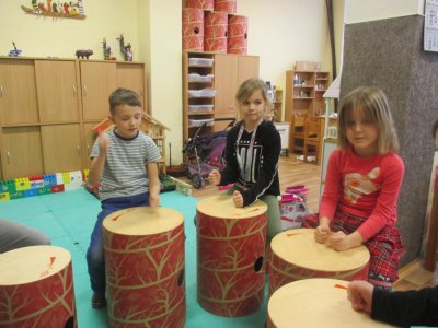 Hudební hrátky s drumbeny a orffovy nástroji a klávesami