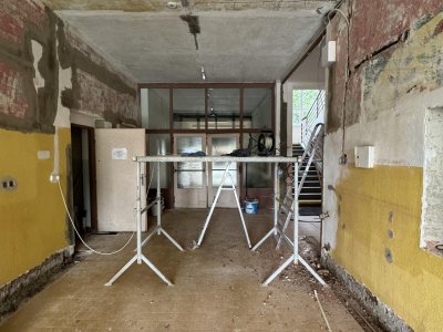Modernizace prostoru před vrátnicí.