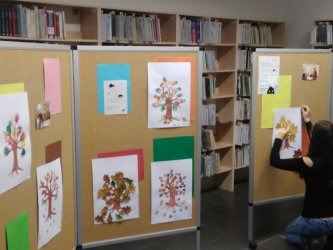 Výstavka prací seniorů a parlamenťáků